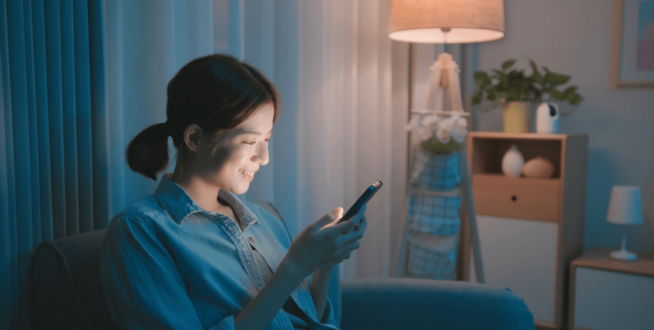How Using Your Phone at Night Can Cause Temporary Loss of Vision